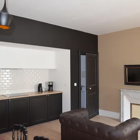 Apartment L'empereur, Sa Femme Et Le Petit
