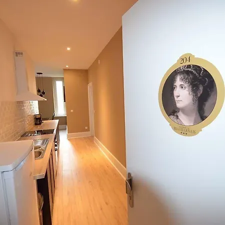 L'empereur, Sa Femme Et Le Petit *