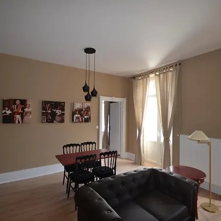 Apartment L'empereur, Sa Femme Et Le Petit *