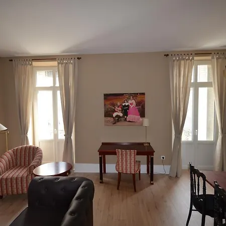 Apartment L'empereur, Sa Femme Et Le Petit *