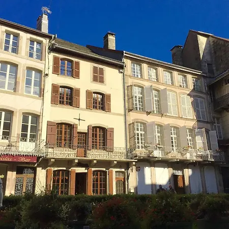 L'empereur, Sa Femme Et Le Petit Apartment