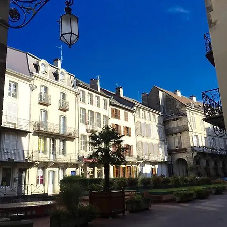 L'empereur, Sa Femme Et Le Petit