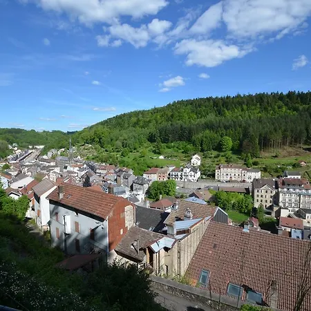 L'empereur, Sa Femme Et Le Petit