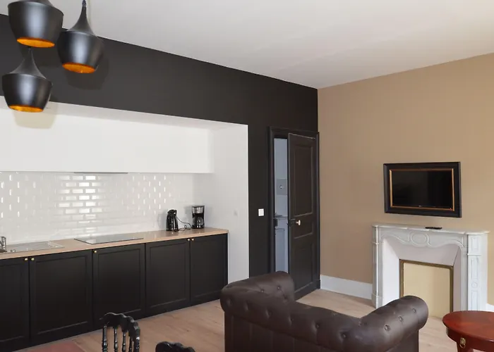 Apartment L'empereur, Sa Femme Et Le Petit