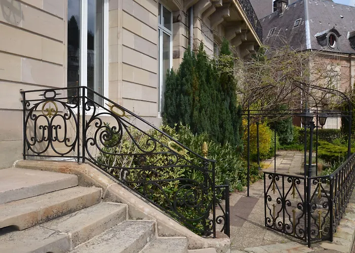 L'empereur, Sa Femme Et Le Petit Apartment Plombieres-les-Bains