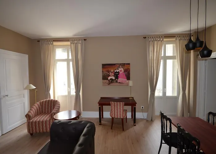 Διαμέρισμα L'empereur, Sa Femme Et Le Petit *