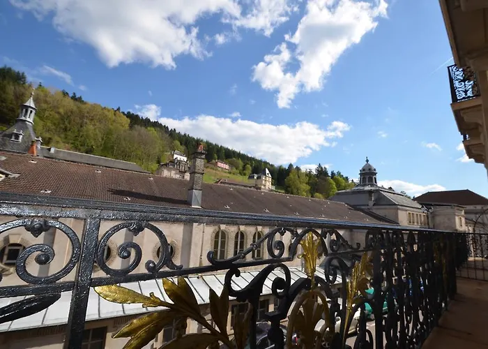 L'empereur, Sa Femme Et Le Petit Plombières-les-Bains